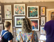 Load image into Gallery viewer, Vibrant Daisies, 充滿活力的野菊, Chinese Brush Painting on Mulberry Rice Paper, Original